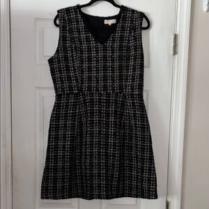Solitaire Black and White Sheath Mini Dress Sleeveless V-Neck